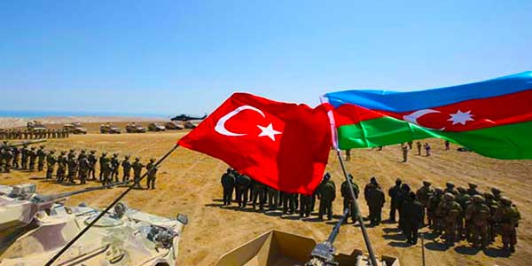 azerbaycan askerleri karabaga turk bayragi dikti