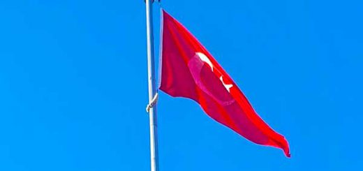 adiyamanda 25 metrelik dev turk bayragi dalgalandirildi